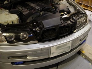 BMWのシガーソケット配線とフォグユニットの取付