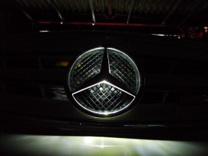 Mercedesのエンブレムイルミネーション製作・取付