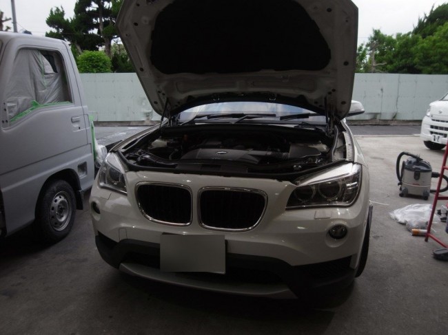 BMWは電球仕様の車両をLED化した場合 エンジン始動時にチェック信号でフラッシュ点滅してしまいます。 コーディングが出来れば書き換えでキャンセルも可能ですが 外部にキャンセラーを使うことで用意に消すことも可能です。