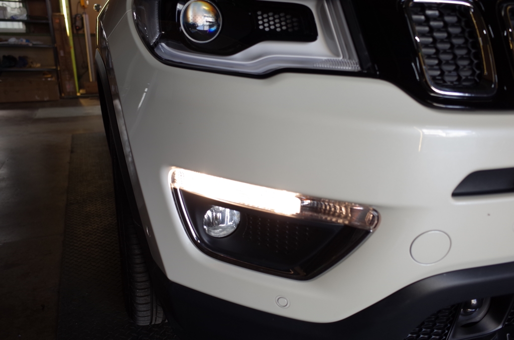 JEEP コンパスのフォグ＆デイライトLED化 | トレードゲート