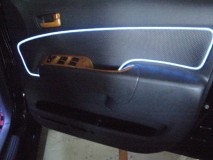 ドア内張りライン　有機ELチューブ施工