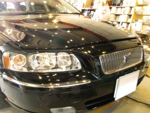 VOLVO V70 中期型への後期型プロジェクター移植