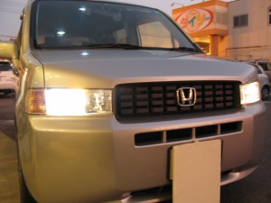 モビリオスパイクのHIDヘッドライトロービーム取付インストール