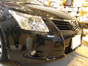 アベンシスのフォグランプHID施工とウィンカーLED交換