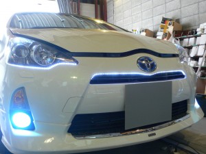 アクアのアイラインテープ施工とフットイルミ施工