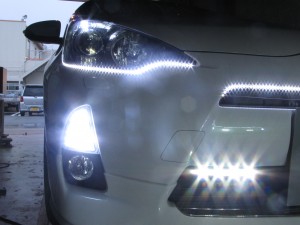 アクアのデイライト（ウィンカー点灯タイプ）とデュアルカラーウィンカー施工