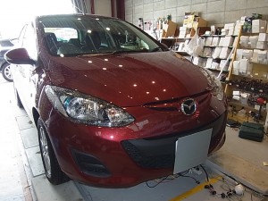 スカイアクティブデミオのHID修理とルーム球交換