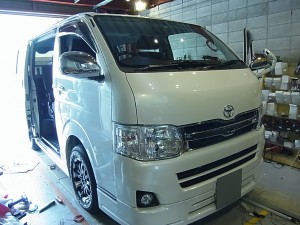 ハイエースのてんこ盛り作業