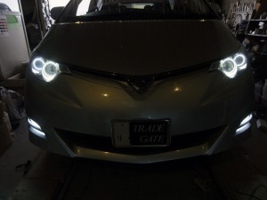 エスティマのイカリング施工とハイワッテージヘッドライト施工