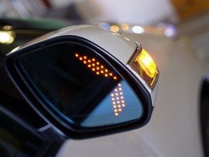 エスティマのフォグランプLED化とウィングミラーLED施工（持込）