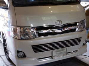 ハイエースの持ち込み作業とフォグのLEDバルブ交換