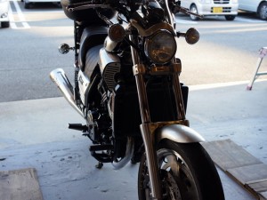 VMAXのヘッドライトHIDコンバート