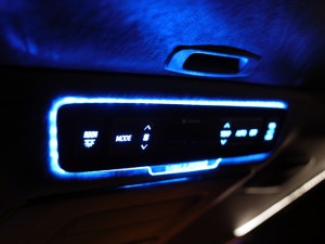 ヴェルファイヤの内装加工いろいろと