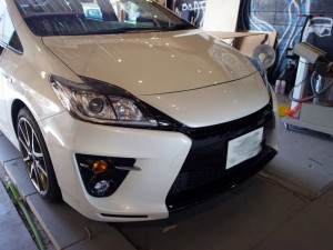 G’sプリウスのウィンカーユニットのクリア化とウィンカー爆光仕様
