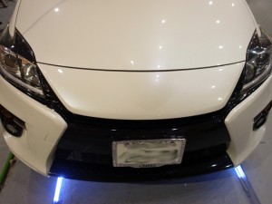 G’sプリウスのリアハッチ照明取り付け