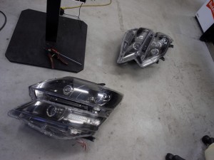 ヴェルファイアとステップワゴンのヘッドライト加工開始