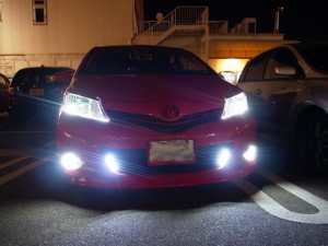 ピンクヴィッツのデイライト４０W化施工とフォグリング他