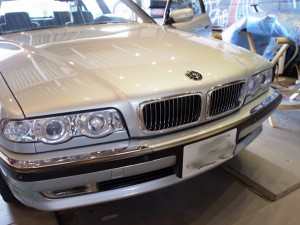 BMW E38のパネル周り打ち替えとセンターコンソール（電話機）の取り付け