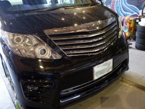 アルファードのヘッドレストモニター取り付けとセンターコンソールウーファー取り付け