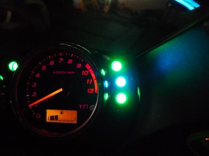 Kawaski ZRX1200のヘッドライトHID交換とメータパネルLED化