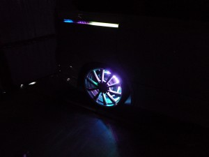 コンプリートノアのホイールイルミ（流れるLEDテープ）