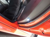 G’sアクアのドアカーテシーランプの取付