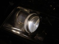 キャデラック エスカレードのヘッドライト日本仕様改善