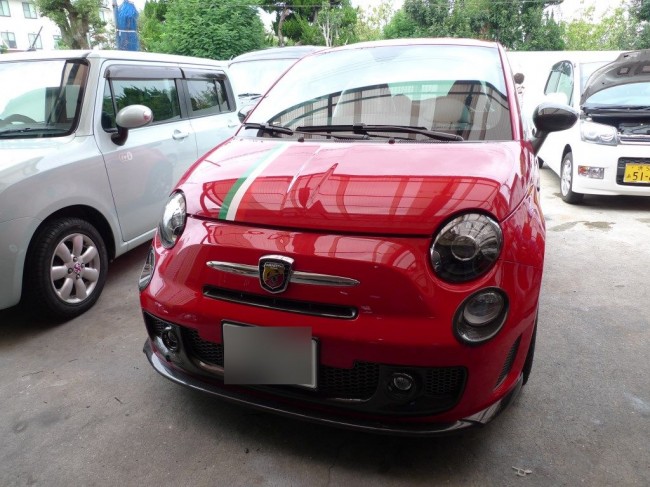 1400ccで190馬力という高スペックなABARTH TRIBUTO Ferrariでご来店頂きました。 ほぼほぼ完成車ですがフォグがハロゲンなのとライセンスプレート球が電球なので HID＆LED化しました。