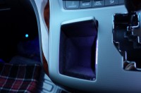 ２０系アルファードの小物入れBOX照明追加