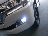 ランドクルーザー２００後期のテールリフレクター加工とフォグランプHID化