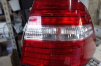 ３０セルシオのテールランプ修理