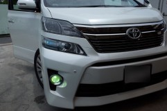 フォグはイエローHID なかなかいい色です。ただやっぱり左右で色が違う・・・。 HIDだとしょうがないですね～。