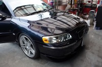 VOLVO V70のカーテシーランプ取付
