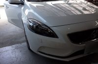 VOLVO V40のインナーハンドルイルミ追加とフットランプLED打ち換え