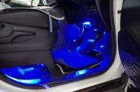 80系VOXYのフットランプイルミ施工