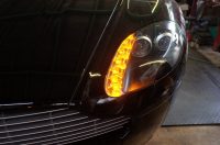 アストンマーチン V8ヴァンテージのヘッドライトウィンカー修理