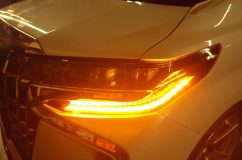 3WのLEDを片側16発も使うので明るさは段違い 3眼ヘッドの中身も確認しましたが 純正以上の明るさです。