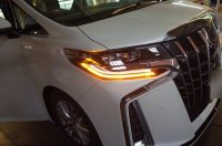 ３０アルファードのウィンカー延伸とデイライト強発光化施工
