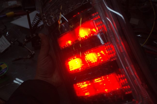 RKステップワゴンのテールランプ修理 | トレードゲート