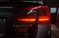 レヴォーグのヴァレンティジュエルテールランプウィンカー加工