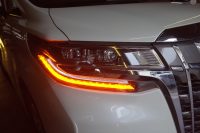 ３０後期アルファードの２眼ヘッドライトをシーケンシャルウィンカーに加工