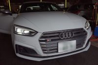 AUDIにドライブレコーダーを取り付け