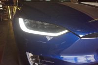 テスラ　モデルXのドラレコ取り付け