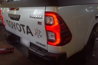 TMT HILUXサーフのテールランプ交換とミラーウィンカー交換