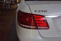 W212 テールランプの修理
