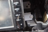 ナビロックネジの解除方法