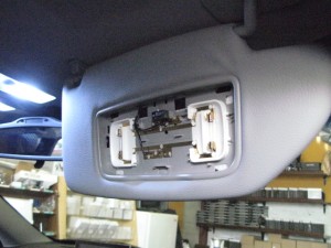 VOLVO V70 バニティランプとELチューブ