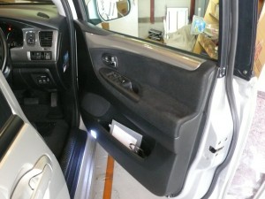 MPV　デッドニング