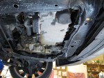 VOLVO V70 イカリング・アイライン施工 写真では見えませんが、下回りに隠しビスがありますので、ジャッキは必須です。