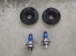 フィット ヘッドライトHID ブーツとバルブを外します。